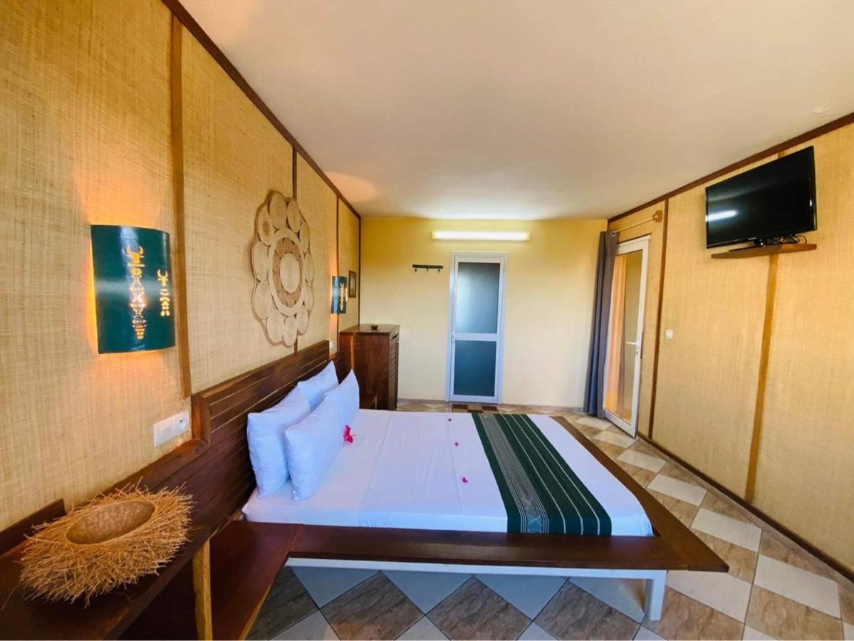Le Jardin Exotique Hotel Antsiranana エクステリア 写真