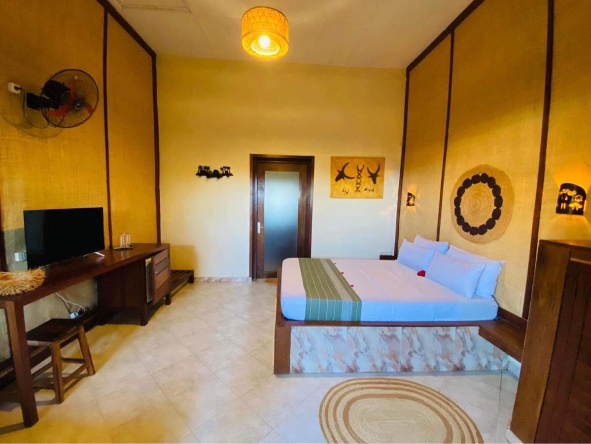 Le Jardin Exotique Hotel Antsiranana エクステリア 写真